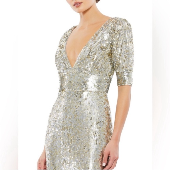 Mac Duggal 4707 Sequin Stripe Platinum Metallic V-Neck Gown Size 12 - Picture 2 of 13